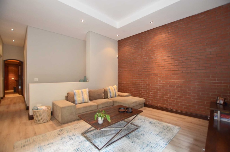 5 Bedroom Property for Sale in Kanonberg Western Cape